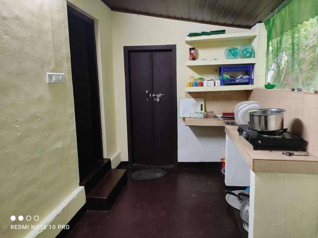 Green Mansion Anaviratty Екстер'єр фото